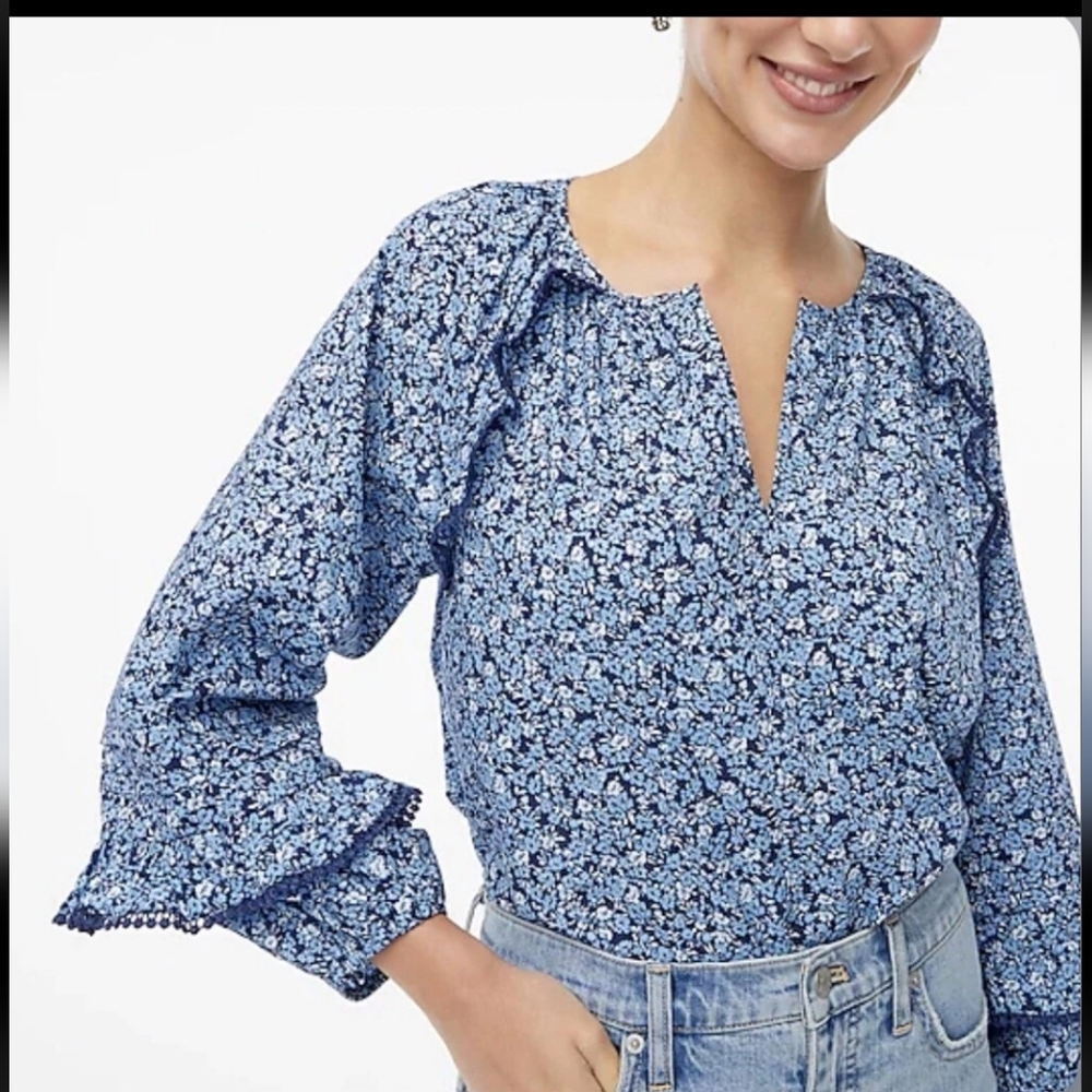 NWOT Ruffle Peasant Top